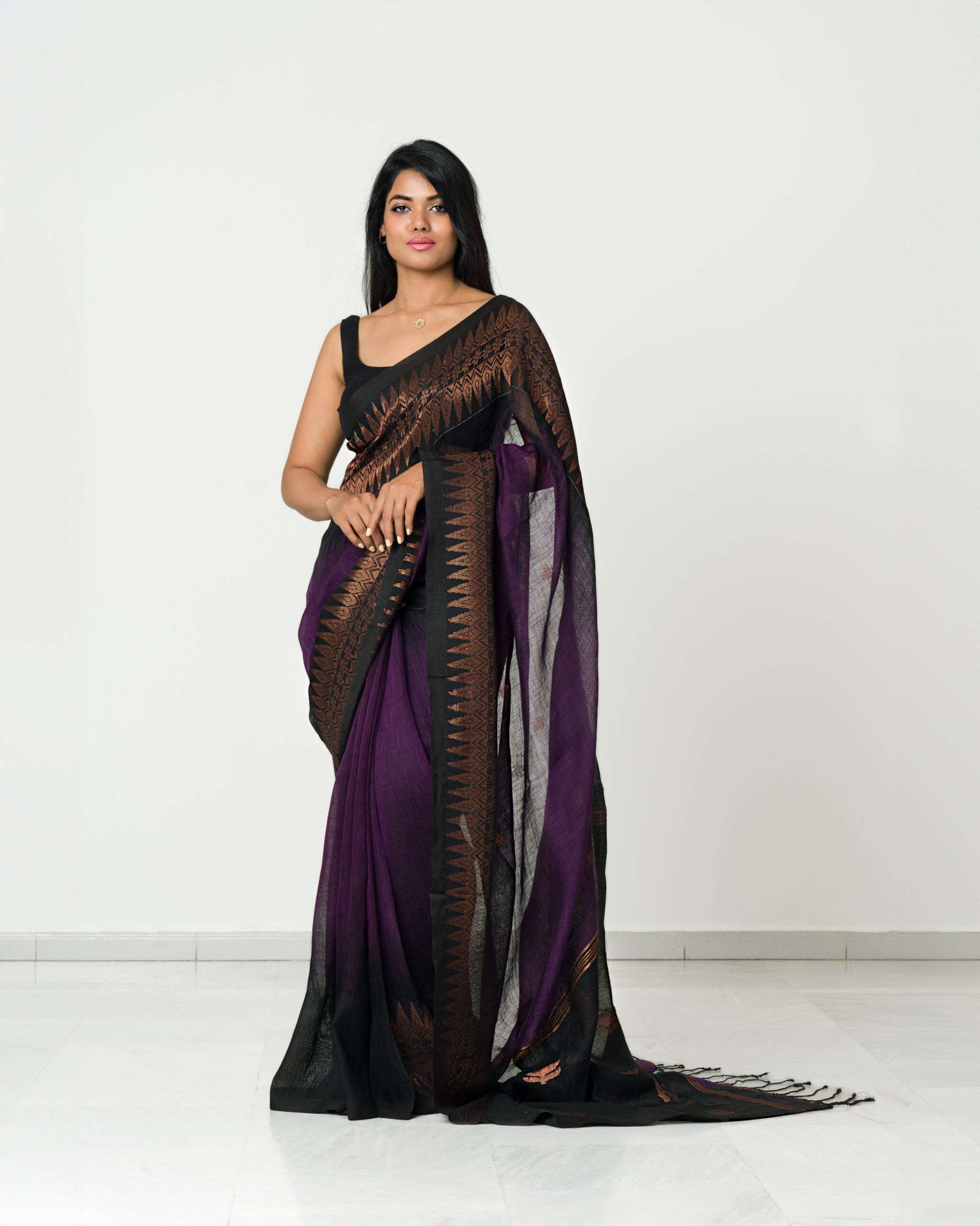 Linen Saree with copper zari work and running Blouse - Image 5