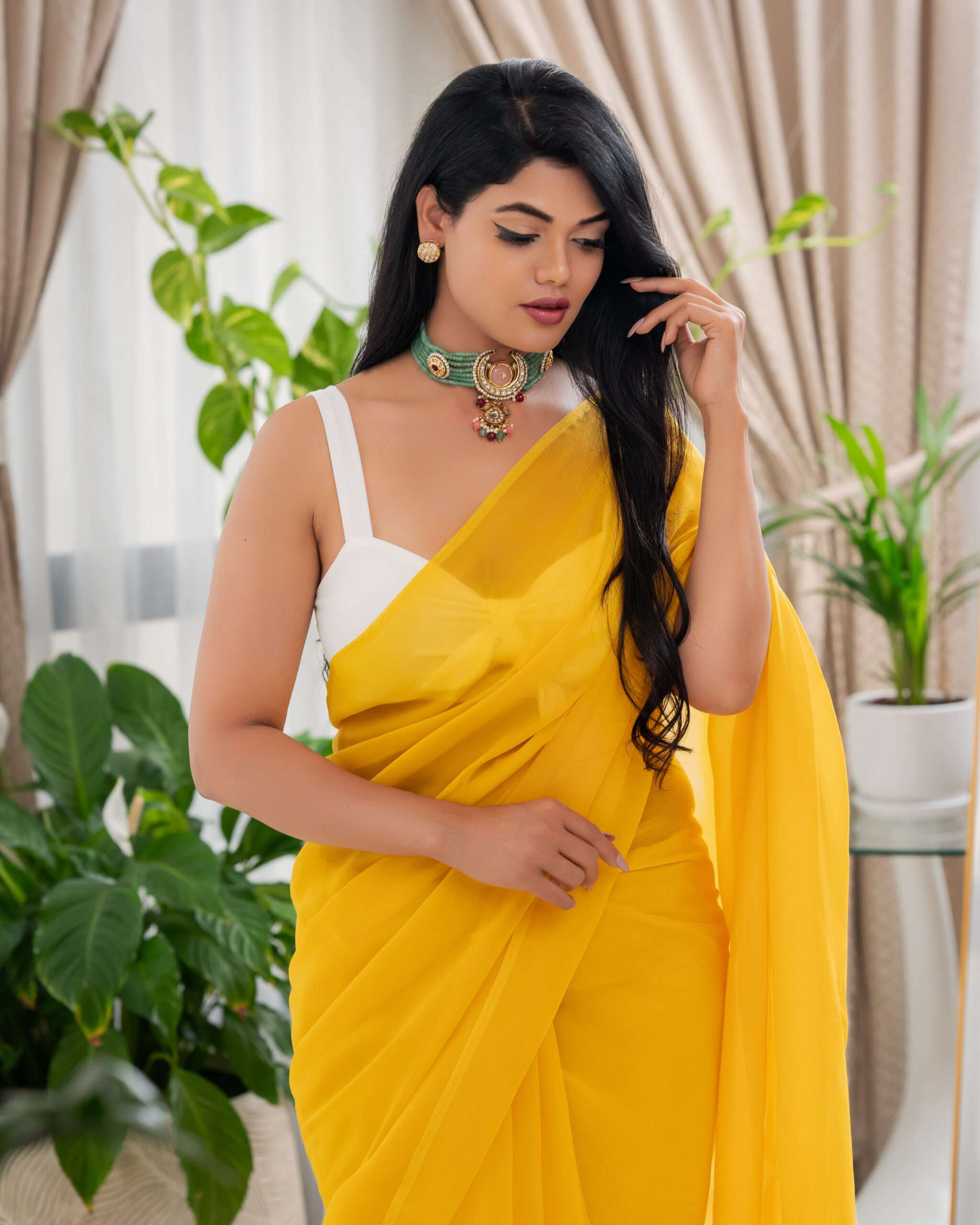 A Fusion of Nature and Elegance: Kundan & Natural Bead Set - Image 4