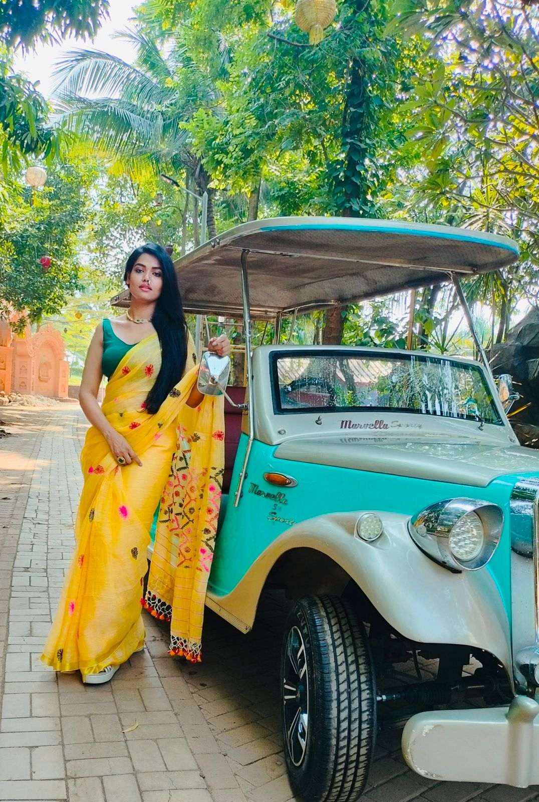 Cotton Saree with boti work and running Blouse - Image 4