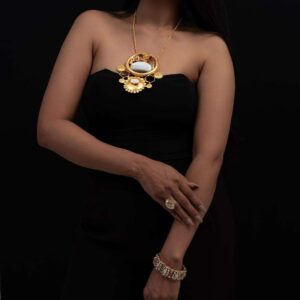 Enchanting Harmony: Mother-of-Pearl and Lace Agate Necklace