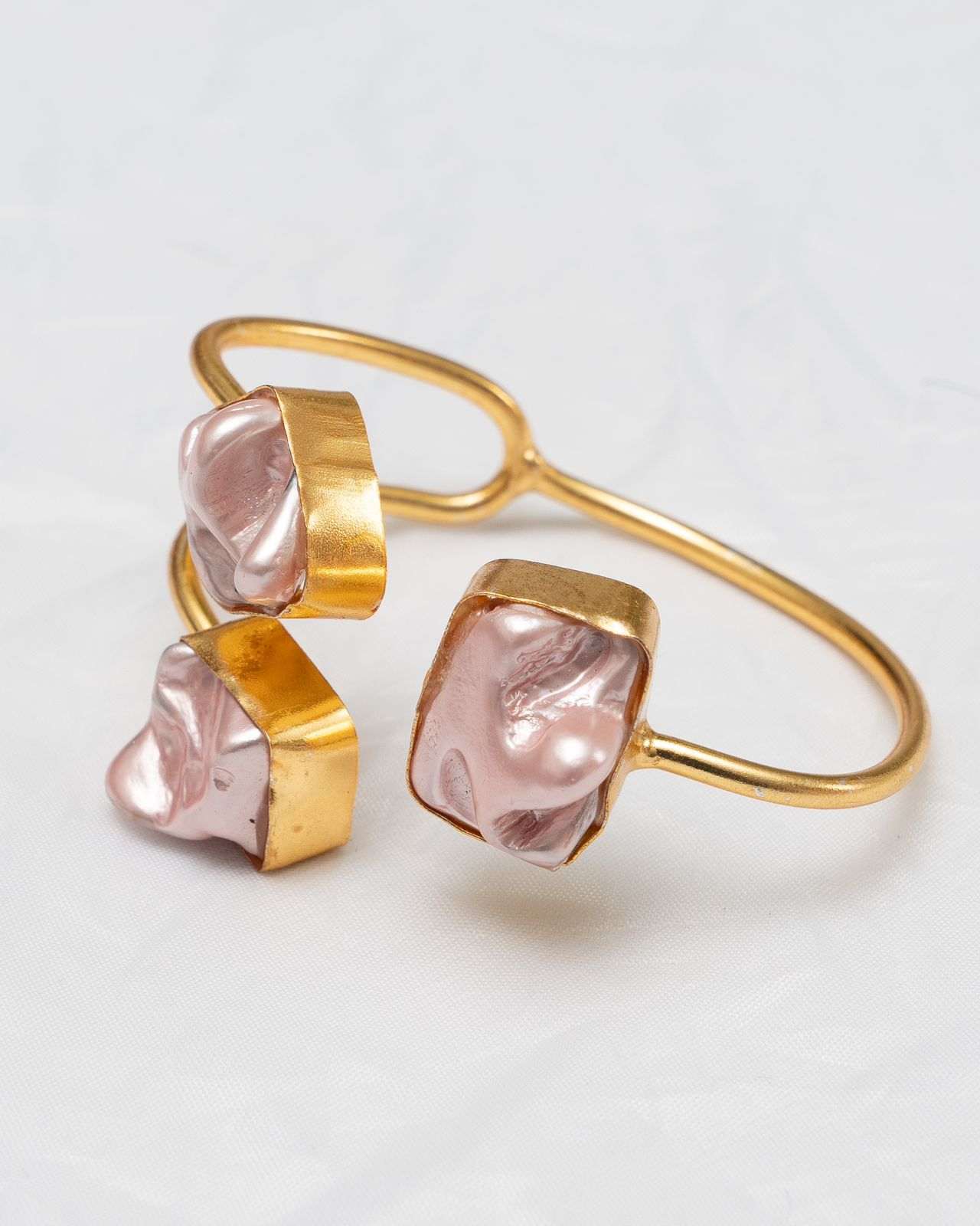 Shimmering Elegance: Mother of Pearl Bracelet