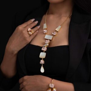 Shimmering Elegance: Mother of Pearl Necklace