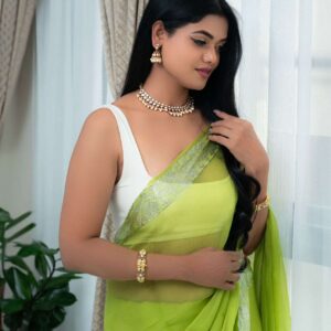 A Regal Embrace: Kundan & Pearl Choker Necklace Set