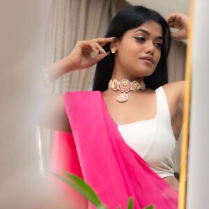 A Fusion of Tradition and Elegance: Meenakari, Polki Kundan & Shell Pearl Necklace Set