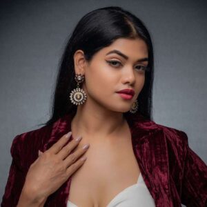 Shimmering Symphony: Polki Kundan & MOP Earrings