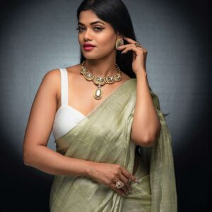 A Regal Symphony: Uncut Polki, Jadau & Meenakari Set