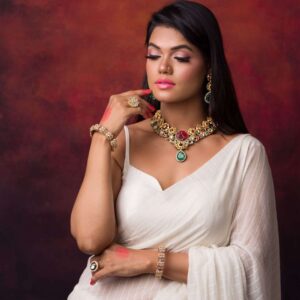 Jadao Precious Colored Stone, kundan Set with Brass Metal