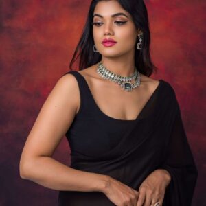 High-Quality Kundan Set with Deep Green Stones and AD Design