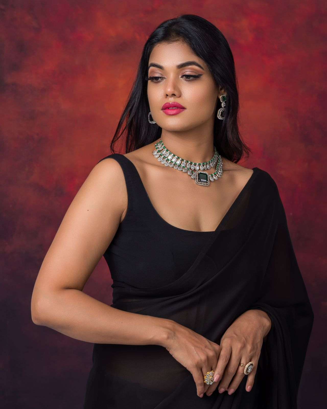 High-Quality Kundan Set with Deep Green Stones and AD Design