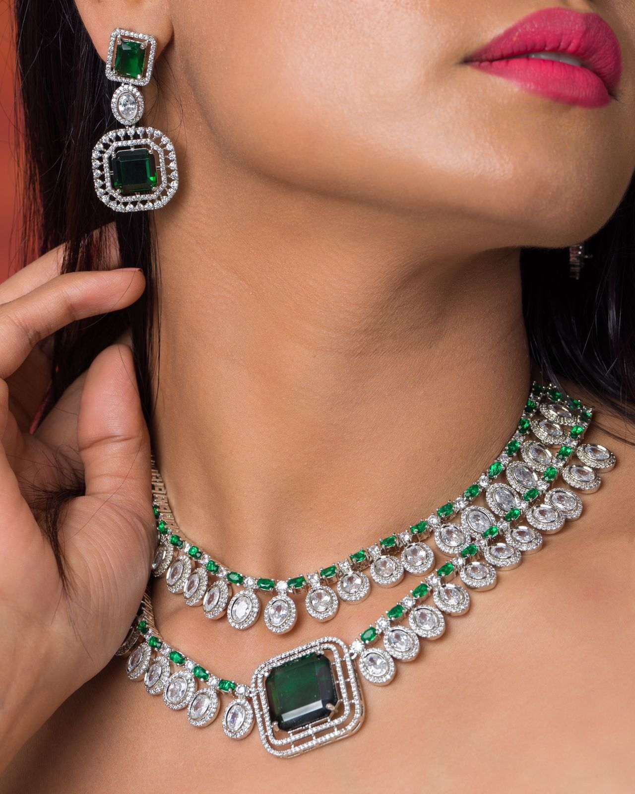High-Quality Kundan Set with Deep Green Stones and AD Design - Image 3