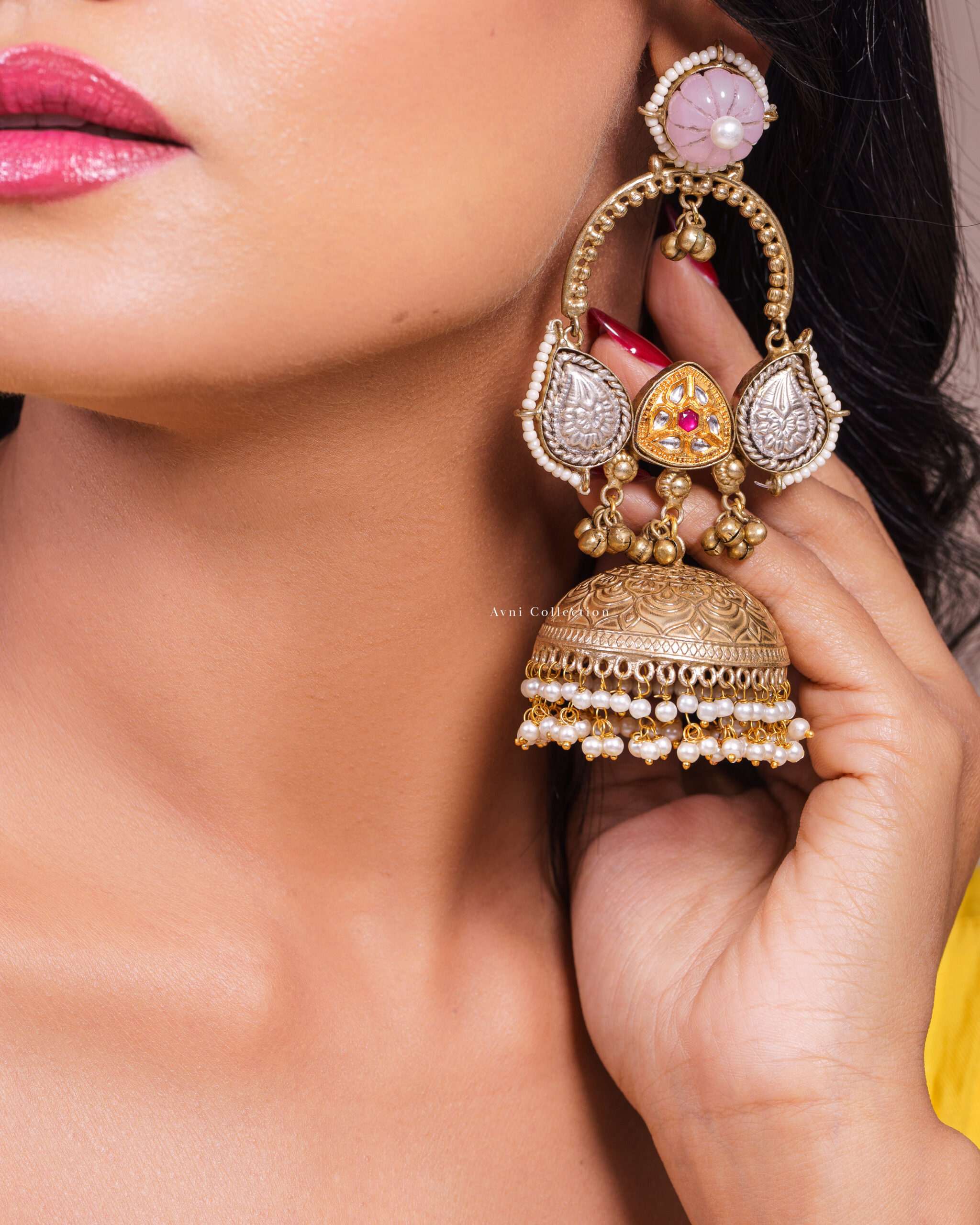 Noor-e-Nazakat Jhumka: A Symphony of Delicate Beauty