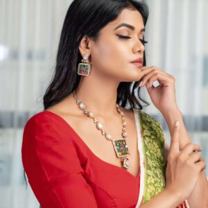 Chandra Kundan Set: Radiate Lunar Elegance