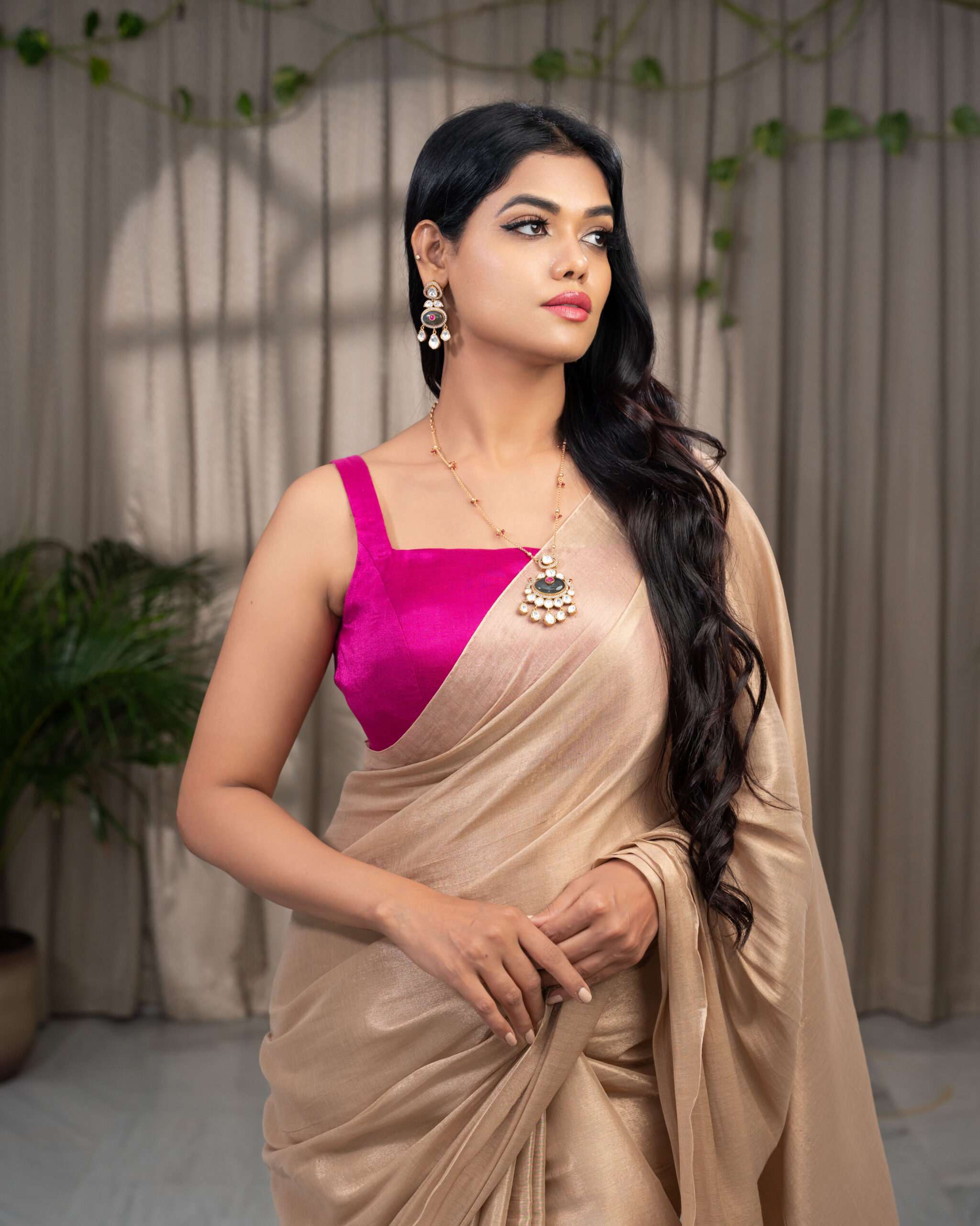 Pushpa Kundan Set: A Blossoming of Beauty - Image 3