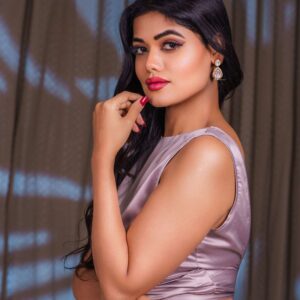 Zaira: The Timeless Kundan Earrings